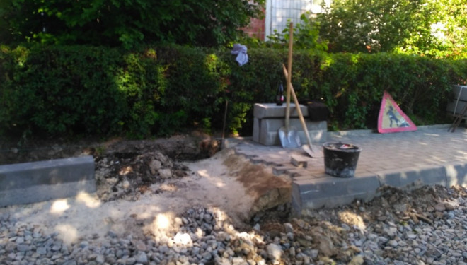 На вулиці Вербицького ремонтують двір