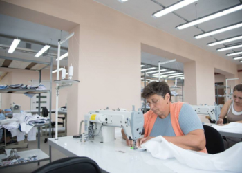 Сучасне швейне підприємство з Бережанщини експортуватиме вироби до країн ЄС (фото)