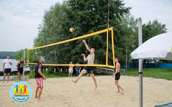 В Тернополі відбувся турнір з пляжного волейболу (фото)