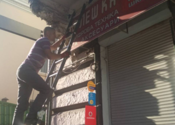 У Тернополі демонтували рекламні вивіски на бульварі Шевченка (фото)