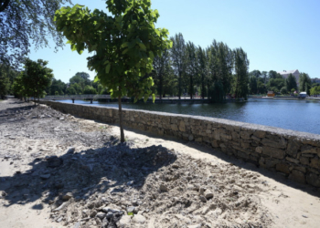 До 1 серпня у Тернополі відремонтують підпірну стінку біля острівця «Чайка» (фото)