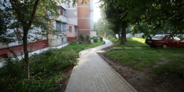 Як виглядає відремонтований двір на Чубинського (фото)