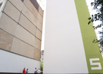 На вулиці Вишнівецького у Тернополі утеплюють будинок на умовах співфінансування 