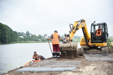 Як триває будівництво водної арени Тернополя (фото)