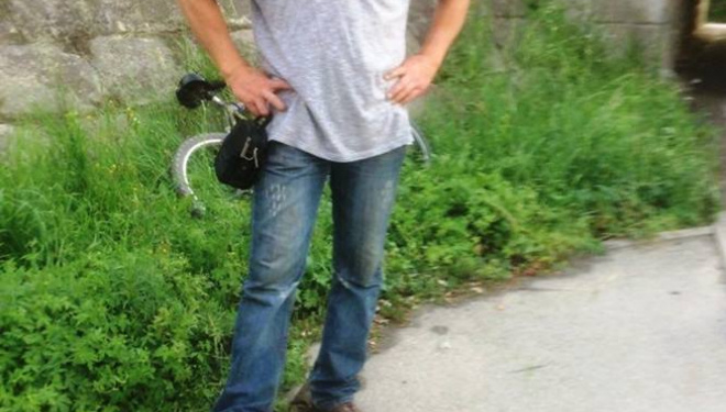 Посеред вулиці у Тернополі молодик вживав наркотики (фото)