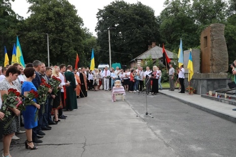 Закатованих радянським режимом в’язнів Чортківської тюрми вшанували в Умані (відео)