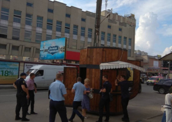 У Тернополі продовжується демонтаж незаконних МАФів