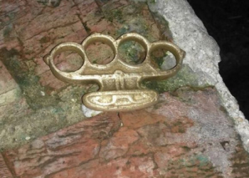 Тернопільські поліцейські перевірили підозрілих молодиків і ось що вони знайшли…