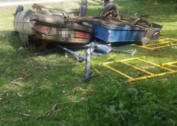 На Тернопільщині перекинулося авто з причіпом