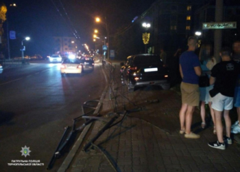 Оце так: стало відомо, скільки п’яна мадам за кермом наробила збитків місту