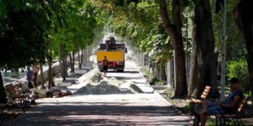 Тернопільський парк, той, що біля озера, змінюється у кращу сторону (фотофакт)