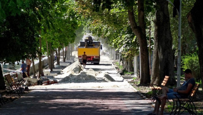 Тернопільський парк, той, що біля озера, змінюється у кращу сторону (фотофакт)