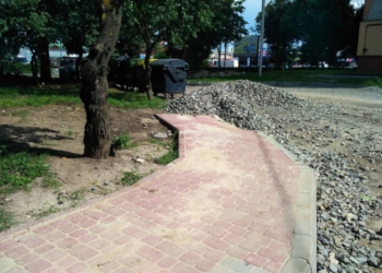 Як у Тернополі ремонтують двір на Протасевича (фотофакт)