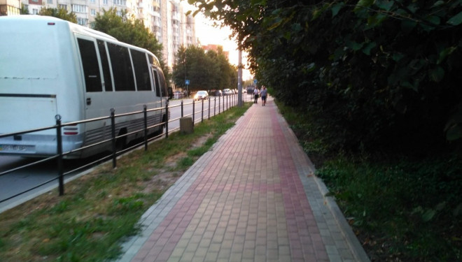 Мешканцям “Аляски” стало зручніше ходити тротуаром
