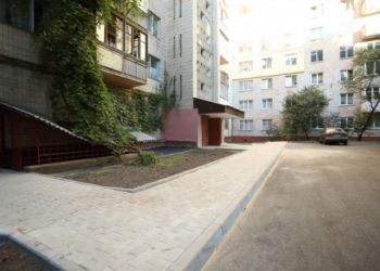 У Тернополі відремонтували ще два двори (фотофакт)