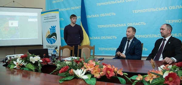 Тернопільщина першою створила унікальну мультимовну туристичну карту області (фото, відео)