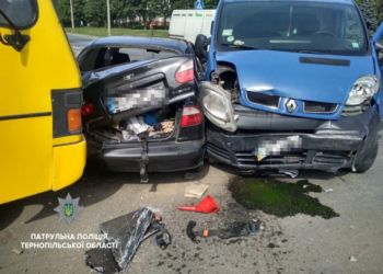 У Тернополі потрійна ДТП (фото)