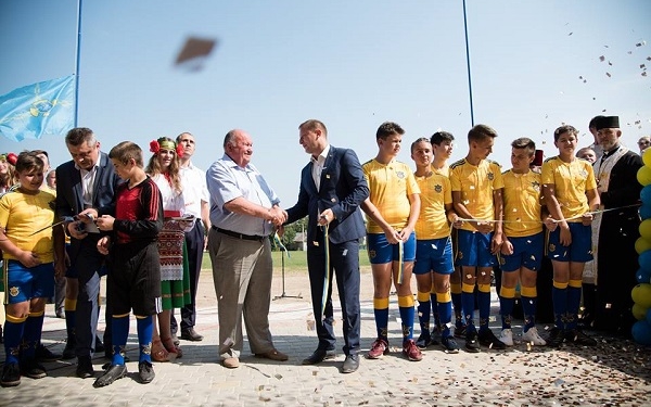 Степан Барна під час відкриття комплексу спортспоруд у Васильківцях: Наша стратегія, щоб такі зміни відбувалися в кожному селі області (фото)