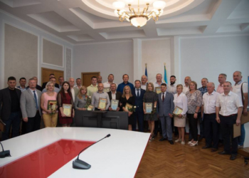 На Тернопiльщинi вiдзначили кращих працівників галузі фізичної культури та спорту (фото)