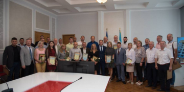 На Тернопiльщинi вiдзначили кращих працівників галузі фізичної культури та спорту (фото)