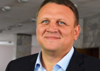 У Тернопільському театрі обирають кандидата в Президенти від УКРОПу (Наживо)