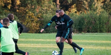 Легенди українського та іспанського футболу зіграли матч дружби (фото)