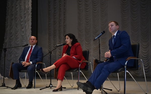 Віце-прем’єр-міністр з питань європейської та євроатлантичної інтеграції у Тернополі зустрілася зі студентами (фото)