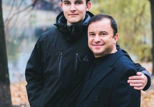 Термінової допомоги потребує син відомого співака Віктора Павліка