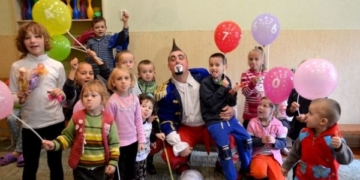 Артисти цирку Shekera подарували маленьким тернополянам свято (Фото)