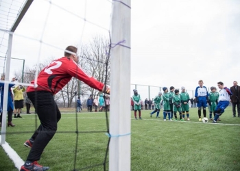 На Тернопільщині відкрили ще один футбольний майданчик зі штучним покриттям (фото)