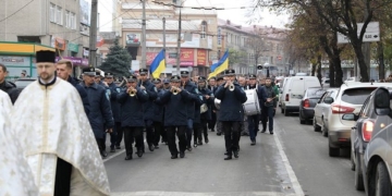 Близько тисячі жителів Тернопільщини вшанували Героїв Листопадового зриву (фото)