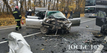 Страшна ДТП на Зборівщині: не розминулися два автомобілі