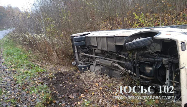 У ДТП на Тернопільщині потрапив рейсовий автобус – водій загинув