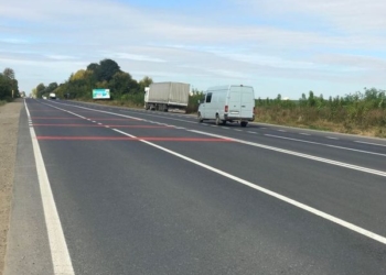 На Тернопільщині облаштовують шумові смуги та пішохідні переходи з пластику