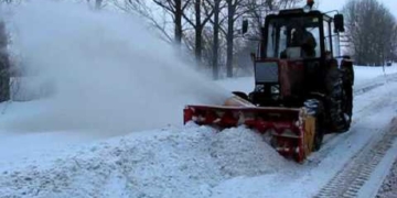Дороги від снігу прибиратимуть комунальники, а двори і міжбудинкові проїзди – ЖЕКи та ОСББ