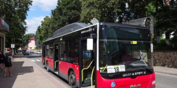 Оплата за проїзд у громадському транспорті: карткою тернополянина дешевше або готівкою дорожче