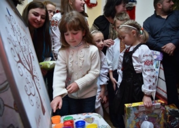 «Господь через святого Миколая приніс своє щастя у родину Рожицьких»: У Підволочиську відкрили будинок сімейного типу (фото, відео)