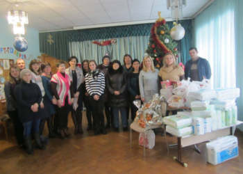 Благодійниці з Америки привітали дарунками дітей Тернопільщини, здійснивши частинку їхніх мрій (фото)