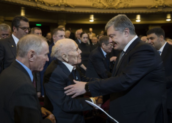 Ровесник НАН України Борис Патон отримав у її 100-річчя орден з рук Президента