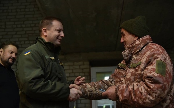 Степан Барна в зоні проведення ООС: Для мене честь бути тут з бійцями нашої артбригади (фото)