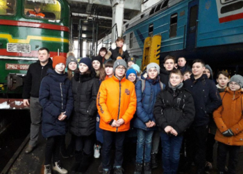 Юні тернополяни “працювали” машиністами дизель-поїзда (фото)