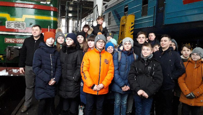 Юні тернополяни “працювали” машиністами дизель-поїзда (фото)