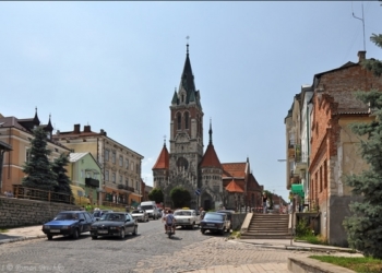 Сакральна споруда з Тернопільщини увійшла у ТОП-7 найвеличніших костелів України