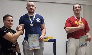 У здобутку армрестлерів Тернопільського «Інваспорту» одну золота, дві срібних та сім бронзових нагород Кубку України