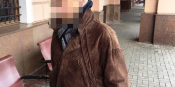 На залізничному вокзалі у Тернополі затримали грабіжника (фото)