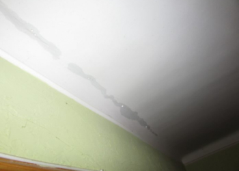 Через відлигу тернополянам затоплює квартири (Фото)