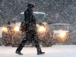 Через погодні умови на Тернопільщині водіїв просять бути уважними