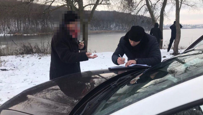 Чому працівники міськради шукали рибалок на тернопільському ставі