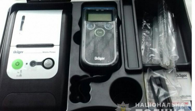 Поліцейські з райцентру на Тернопільщині отримали подарунок