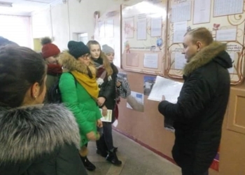 У школі на Тернопіллі відбулася виставка фото з передової російсько-української війни